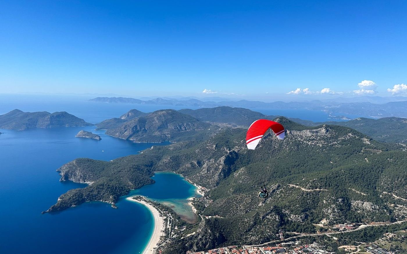 The slopes of Babadağ, the Ölüdeniz coastline and the sea